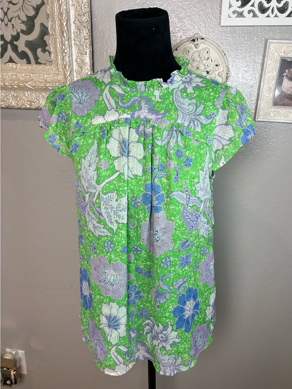 Green Floral Short-Sleeve Peasant Top - Picture 9 of 13